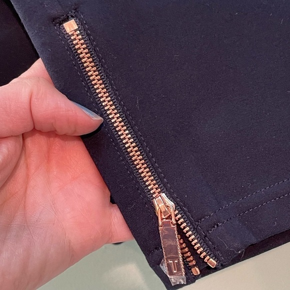 Ted Baker Fioni Skinny Pants with Rose Gold buttons and Zippers Navy SZ 2 - Picture 6 of 8